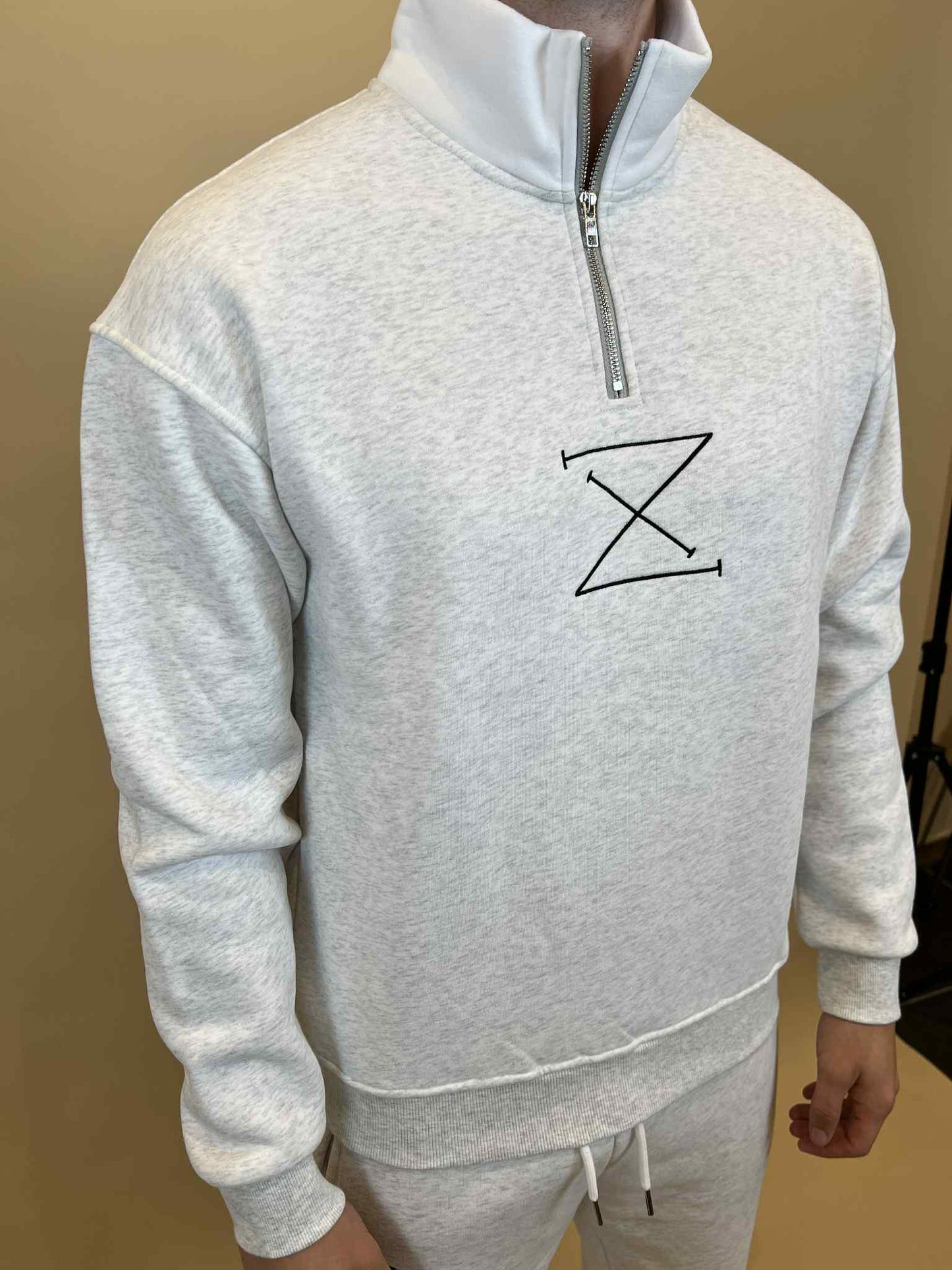 Zipper sweater